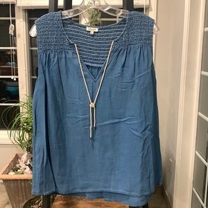 Splendid V Neck tank top. Size medium. Excellent condition.